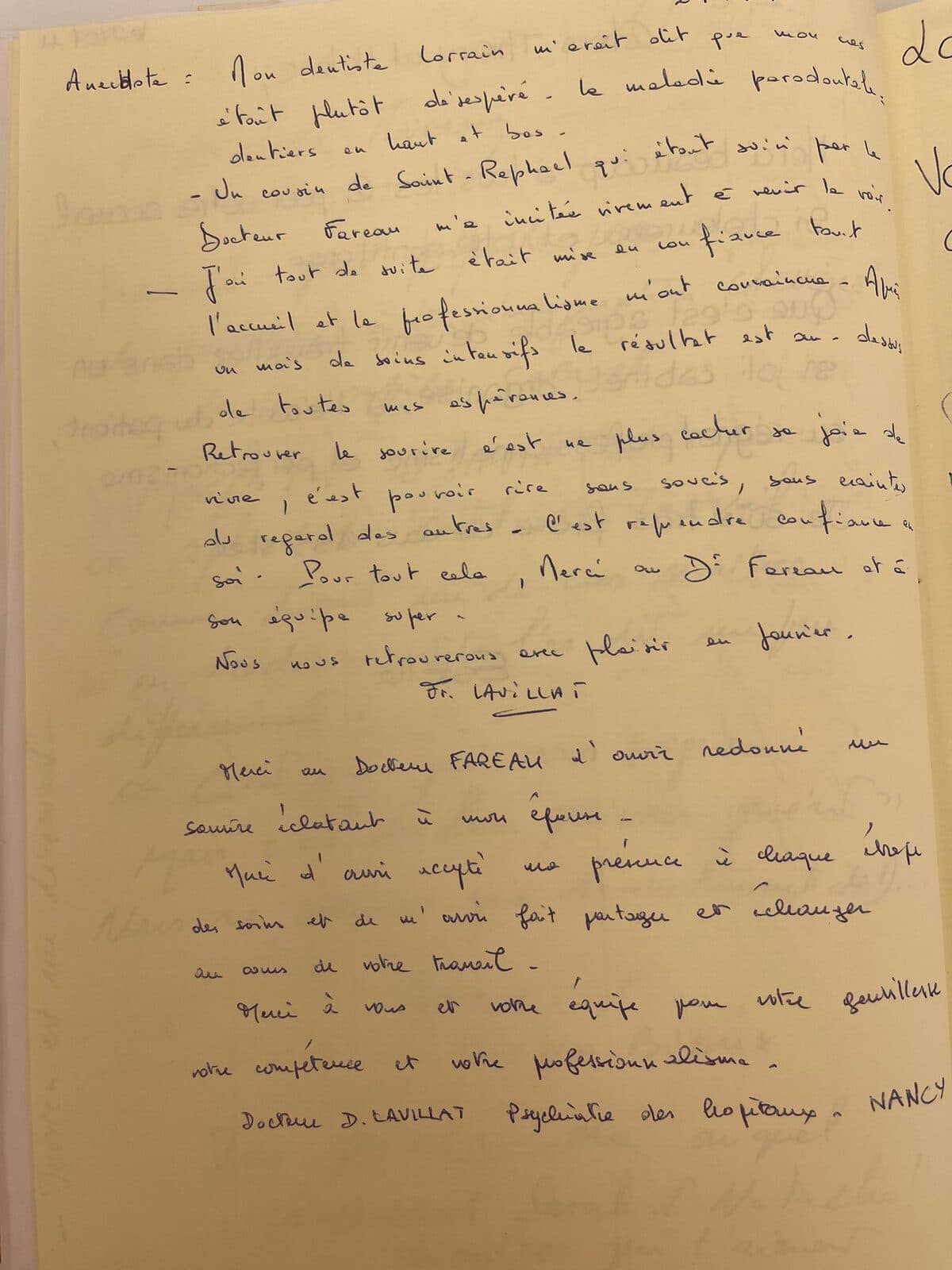 Témoignage manuscrit d'Estelle : "Chers Thierry et Hélène, merci beaucoup à tous les 2 pour votre accueil si chaleureux et votre gentillesse. Que c'est agréable de venir travailler dans un si joli cabinet organisé, à l'écoute du patient, au régent professionnalisme et perfectionnisme."